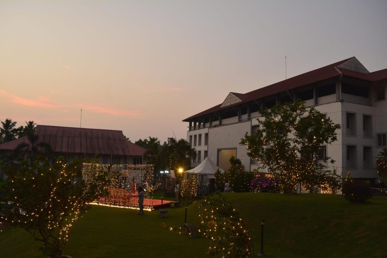 מלון Kochi Angamaly Convention Centre מראה חיצוני תמונה